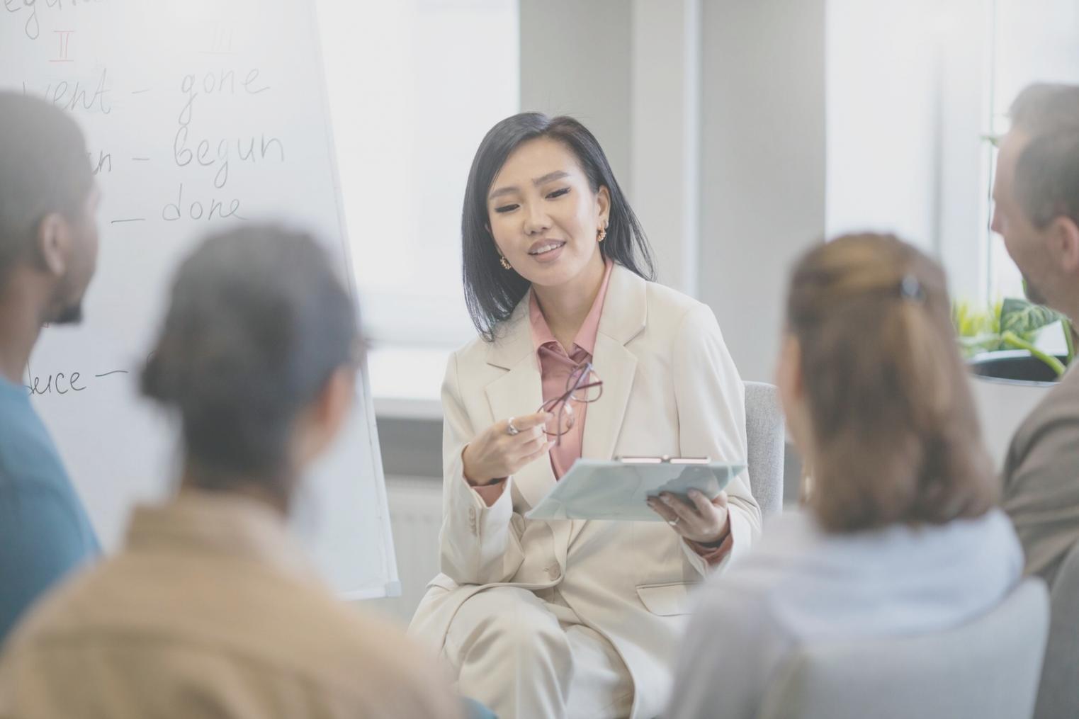 Team bei der gemeinsamen Arbeit